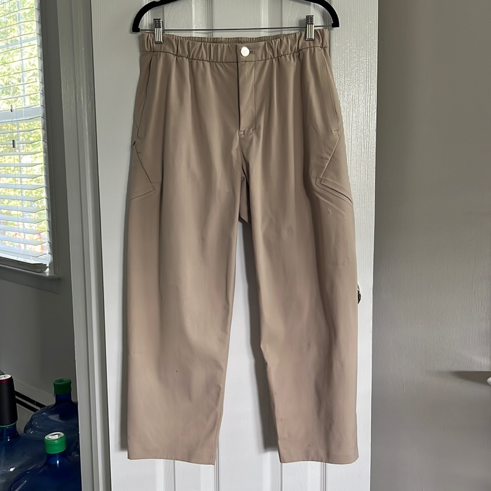 Lululemon size 10 khaki pants